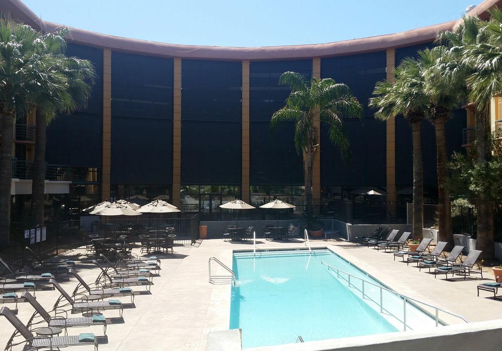 Embassy Suites By Hilton Phoenix Biltmore Экстерьер фото