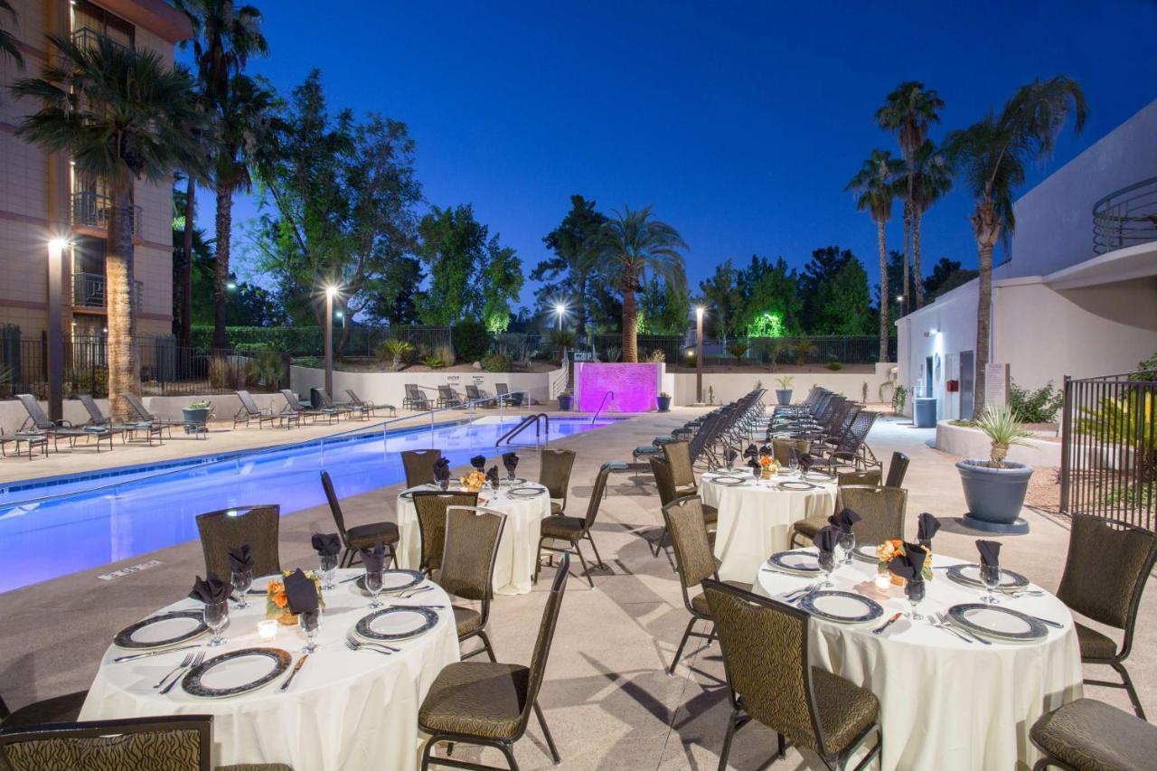 Embassy Suites By Hilton Phoenix Biltmore Экстерьер фото