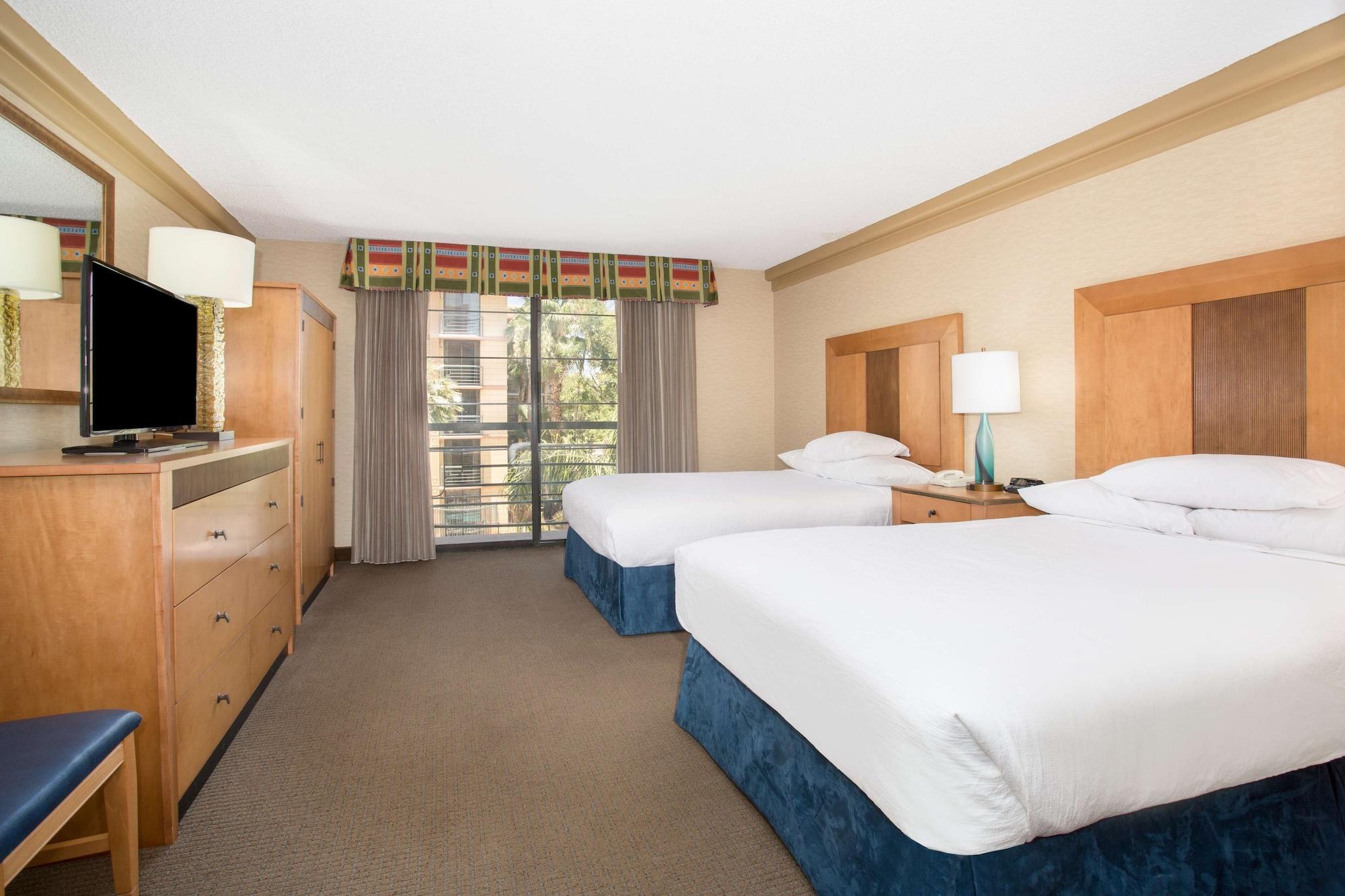 Embassy Suites By Hilton Phoenix Biltmore Экстерьер фото