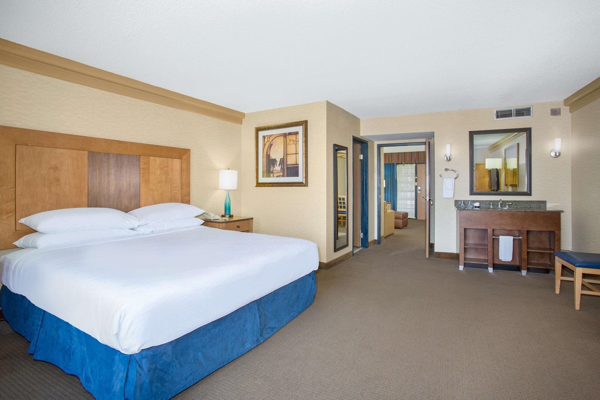 Embassy Suites By Hilton Phoenix Biltmore Экстерьер фото