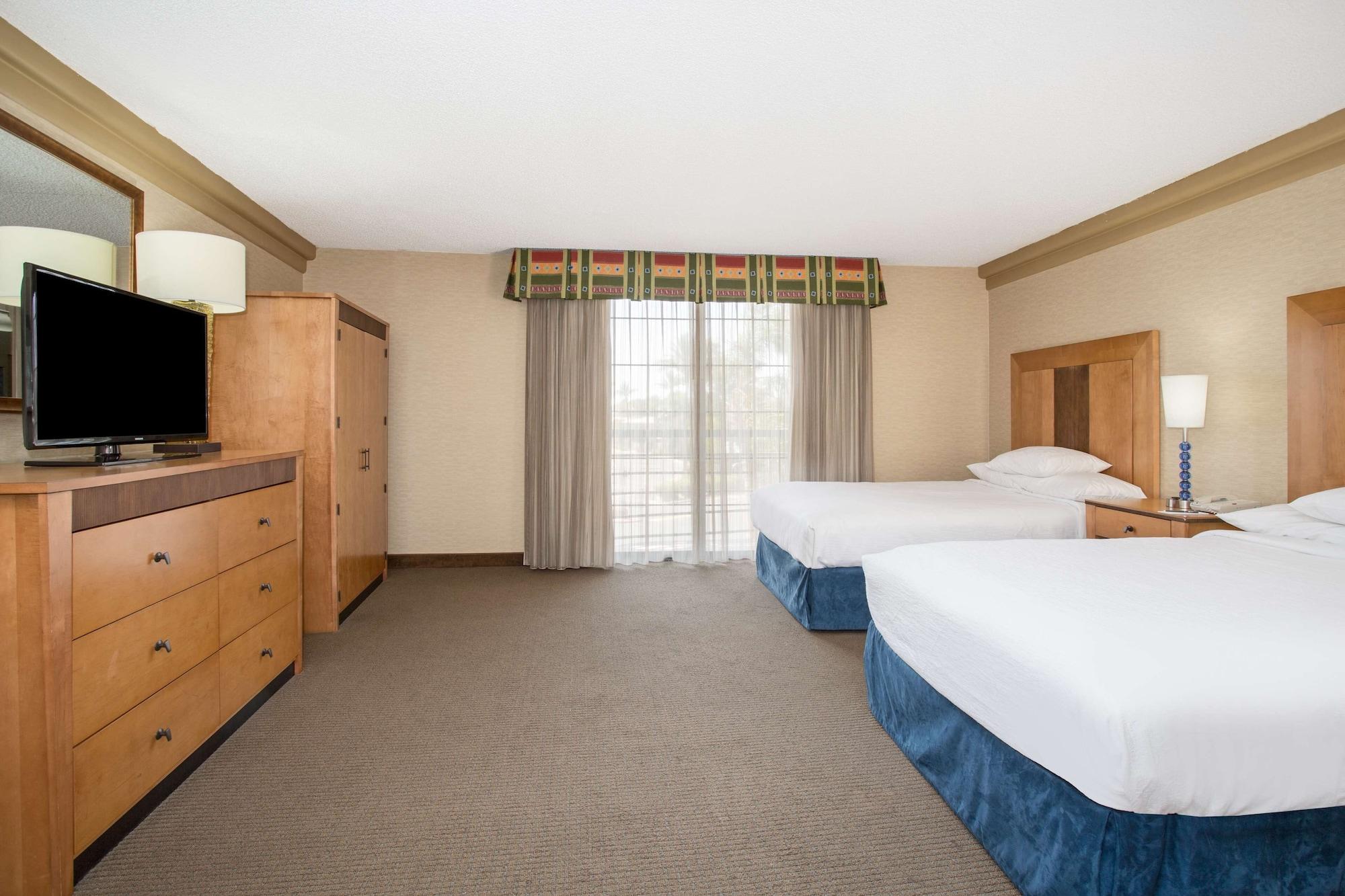 Embassy Suites By Hilton Phoenix Biltmore Экстерьер фото