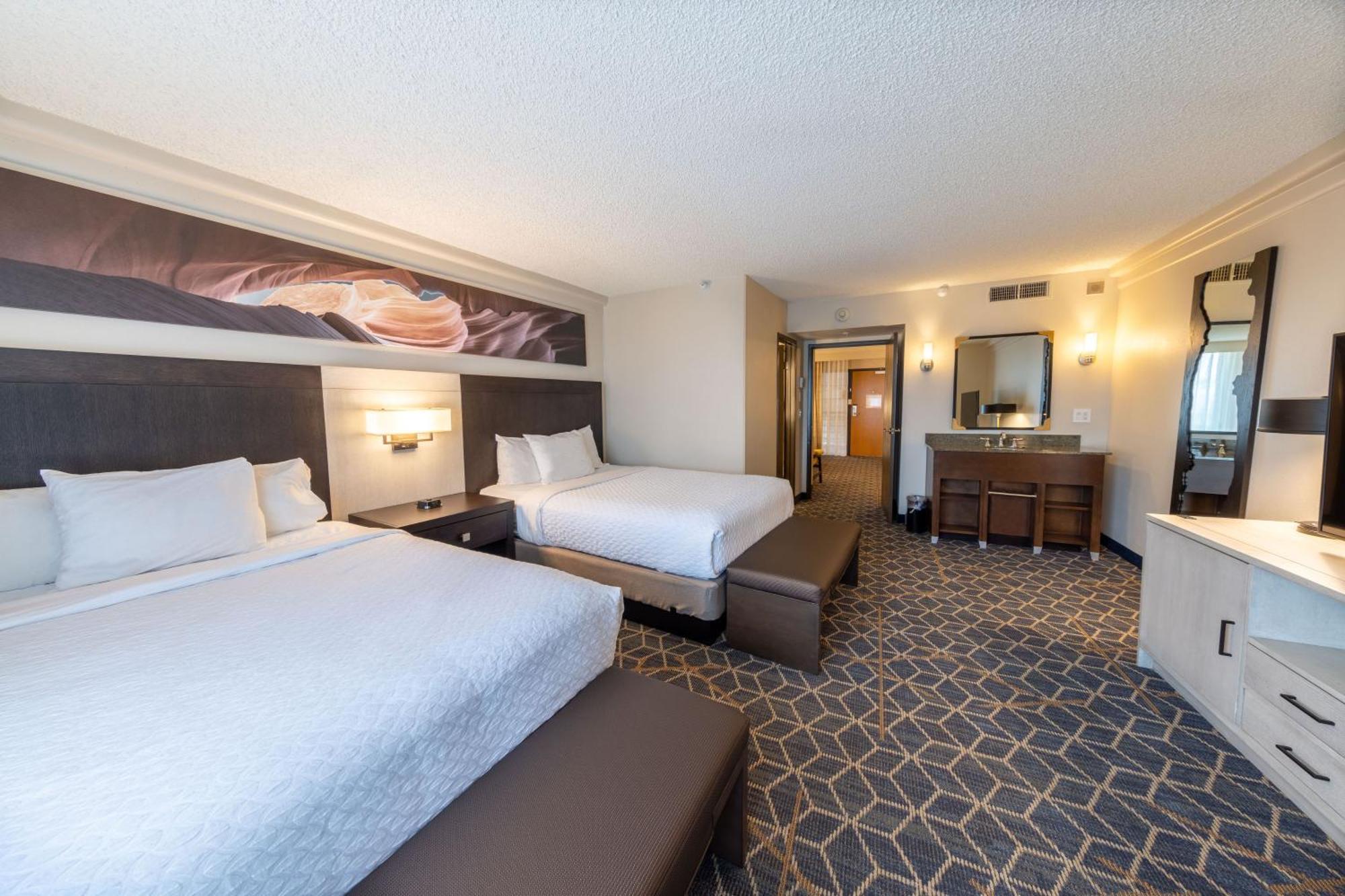 Embassy Suites By Hilton Phoenix Biltmore Экстерьер фото