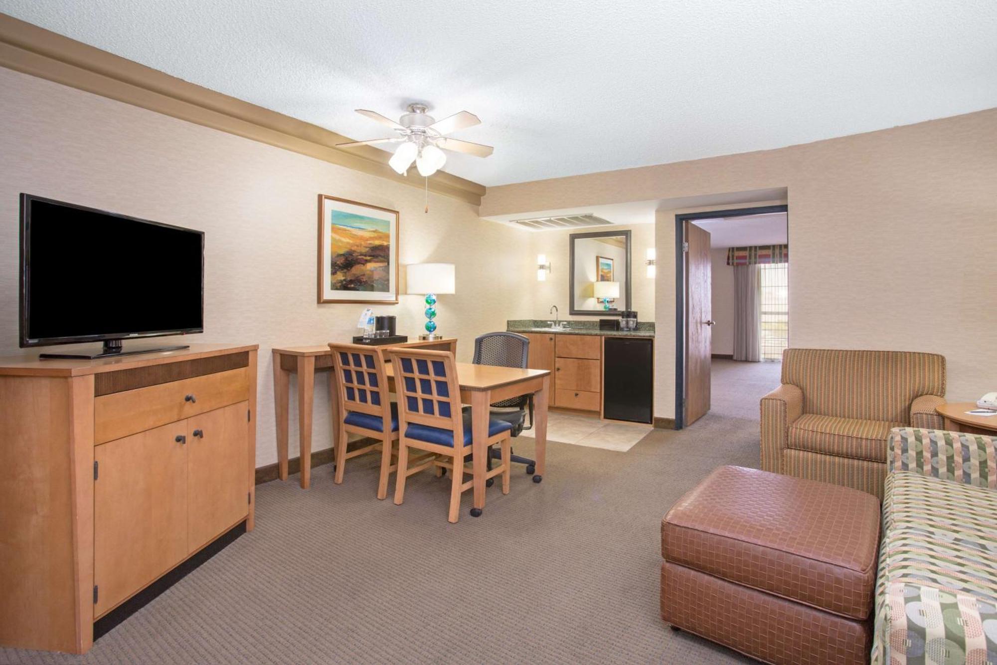 Embassy Suites By Hilton Phoenix Biltmore Экстерьер фото