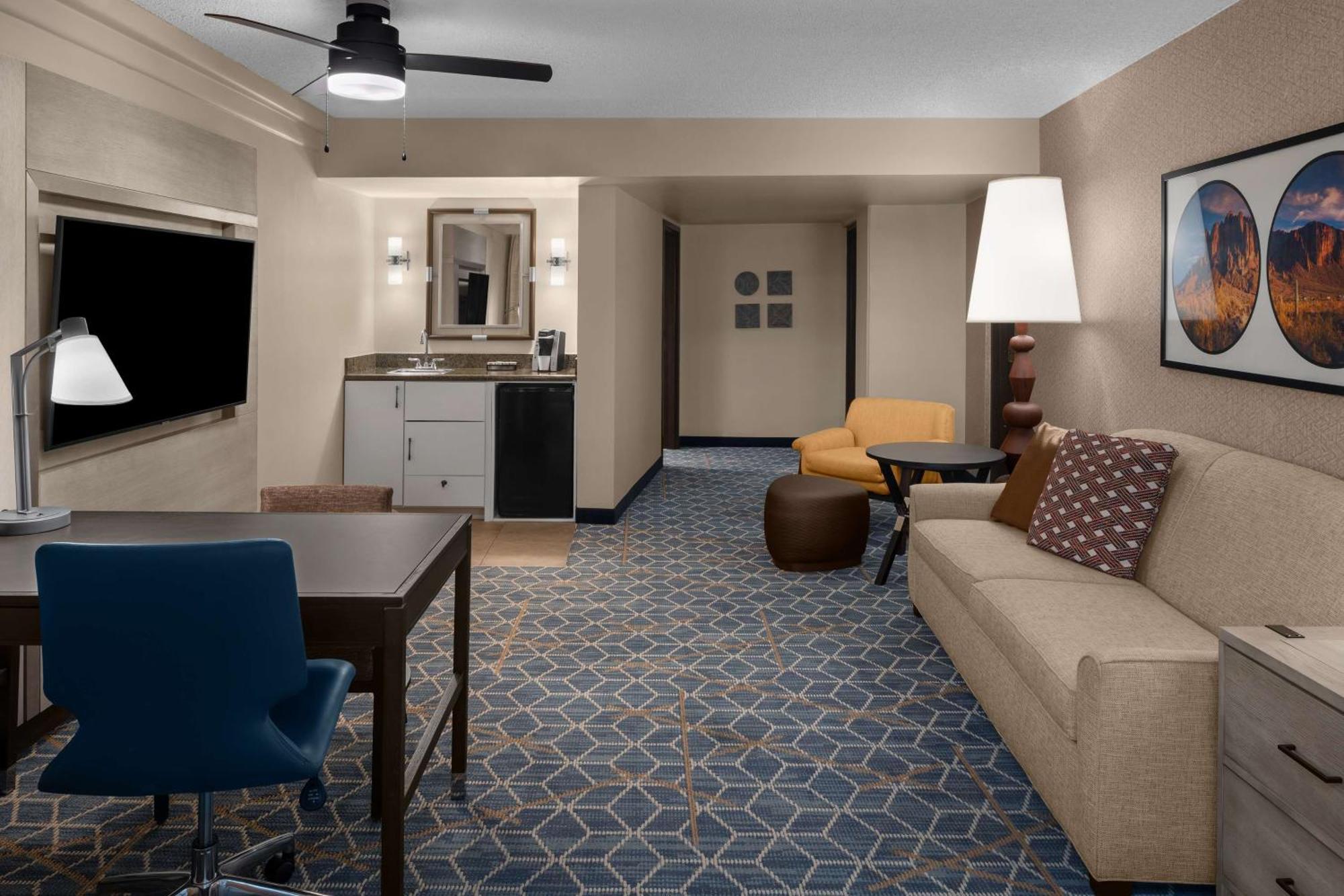Embassy Suites By Hilton Phoenix Biltmore Экстерьер фото