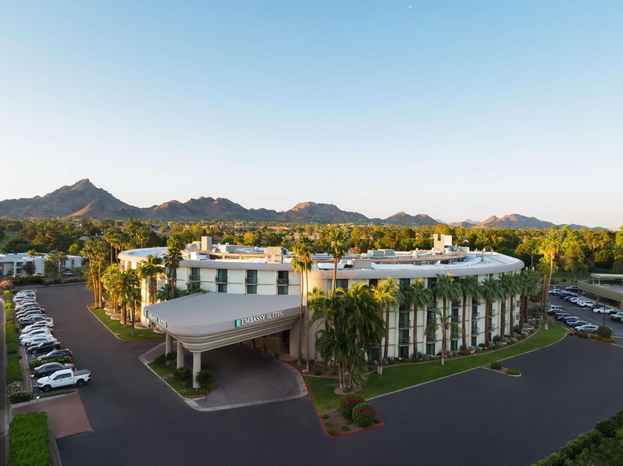 Embassy Suites By Hilton Phoenix Biltmore Экстерьер фото