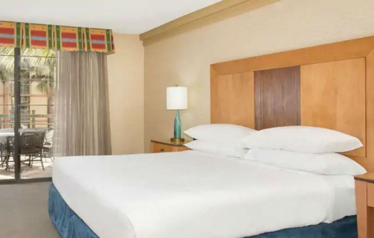Embassy Suites By Hilton Phoenix Biltmore Экстерьер фото